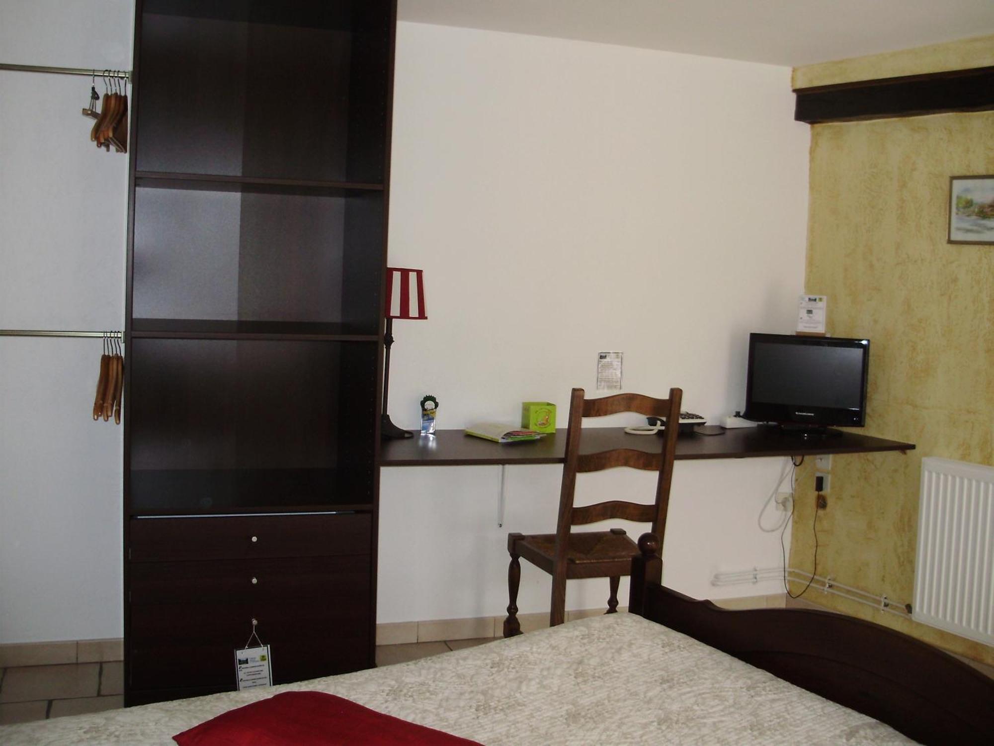 Auberge Du Bord Des Eaux - Demi-Pension Assuree Sur Reservation Saint-Amand-les-Eaux Luaran gambar