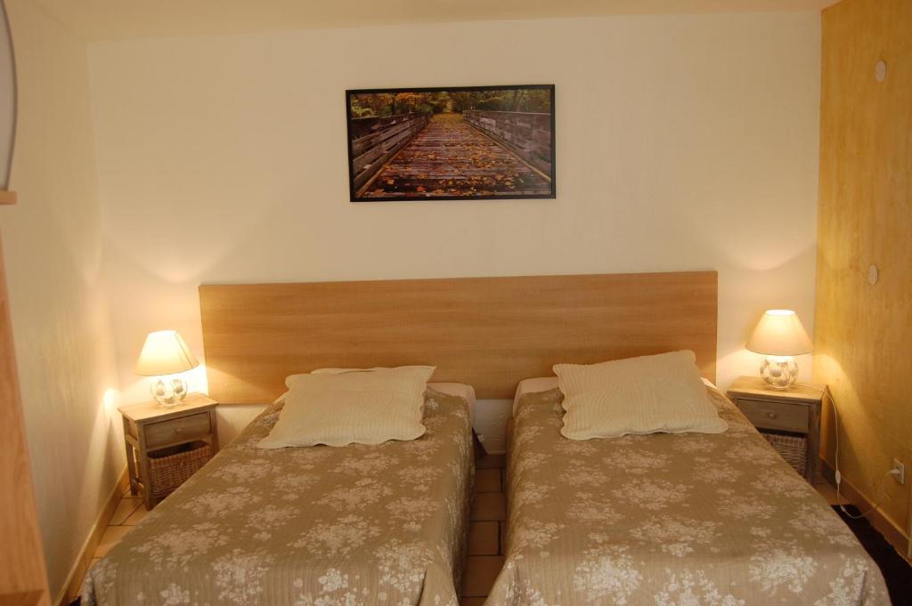 Auberge Du Bord Des Eaux - Demi-Pension Assuree Sur Reservation Saint-Amand-les-Eaux Bilik gambar
