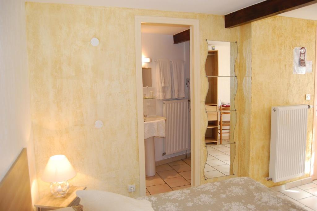 Auberge Du Bord Des Eaux - Demi-Pension Assuree Sur Reservation Saint-Amand-les-Eaux Bilik gambar