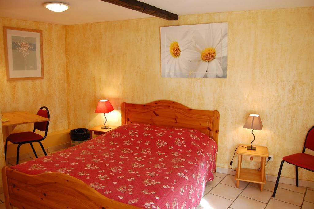 Auberge Du Bord Des Eaux - Demi-Pension Assuree Sur Reservation Saint-Amand-les-Eaux Bilik gambar