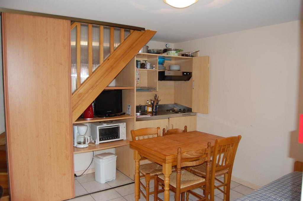 Auberge Du Bord Des Eaux - Demi-Pension Assuree Sur Reservation Saint-Amand-les-Eaux Bilik gambar