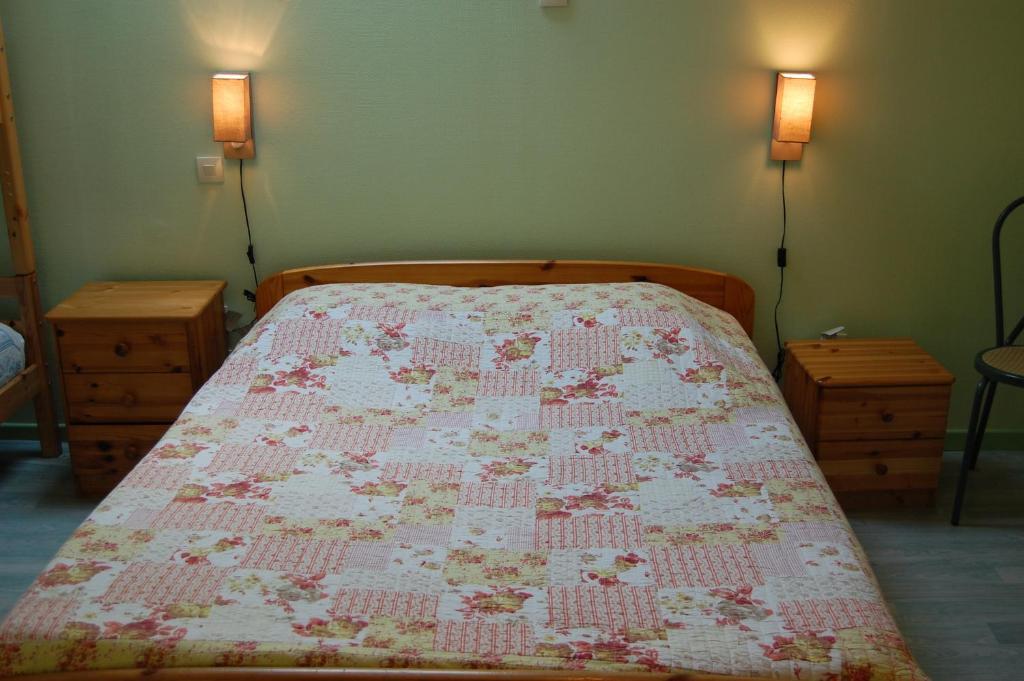 Auberge Du Bord Des Eaux - Demi-Pension Assuree Sur Reservation Saint-Amand-les-Eaux Bilik gambar