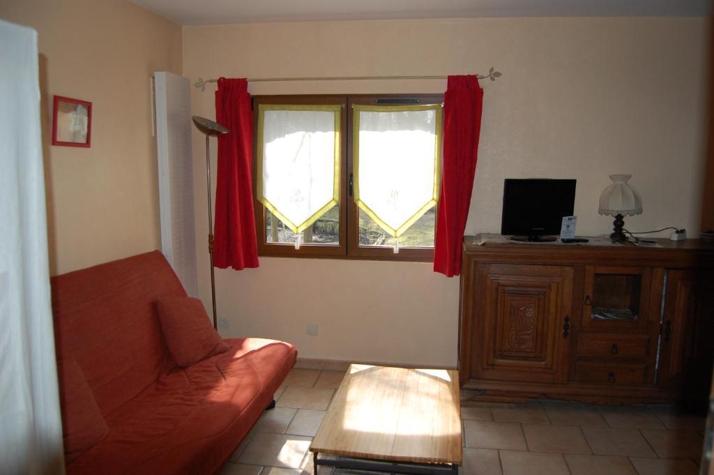 Auberge Du Bord Des Eaux - Demi-Pension Assuree Sur Reservation Saint-Amand-les-Eaux Bilik gambar