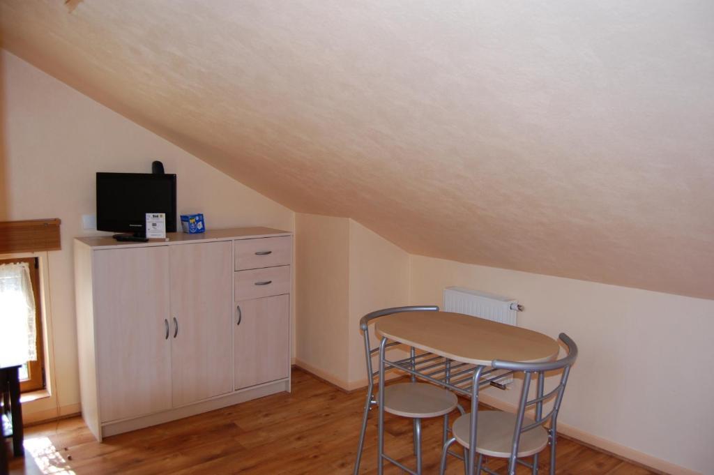 Auberge Du Bord Des Eaux - Demi-Pension Assuree Sur Reservation Saint-Amand-les-Eaux Bilik gambar