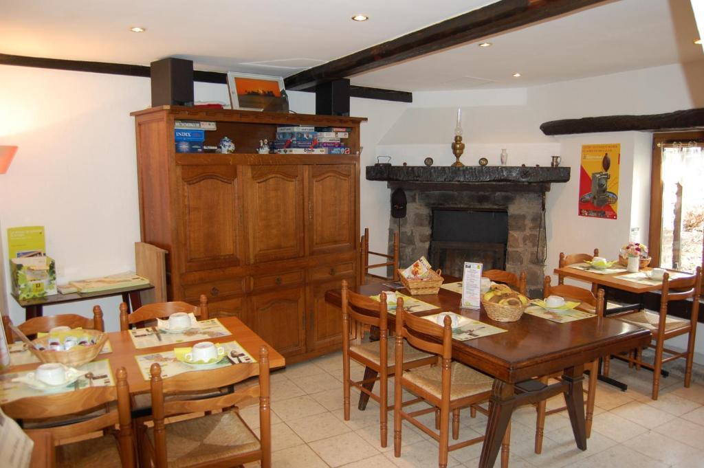 Auberge Du Bord Des Eaux - Demi-Pension Assuree Sur Reservation Saint-Amand-les-Eaux Luaran gambar