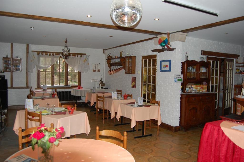 Auberge Du Bord Des Eaux - Demi-Pension Assuree Sur Reservation Saint-Amand-les-Eaux Luaran gambar