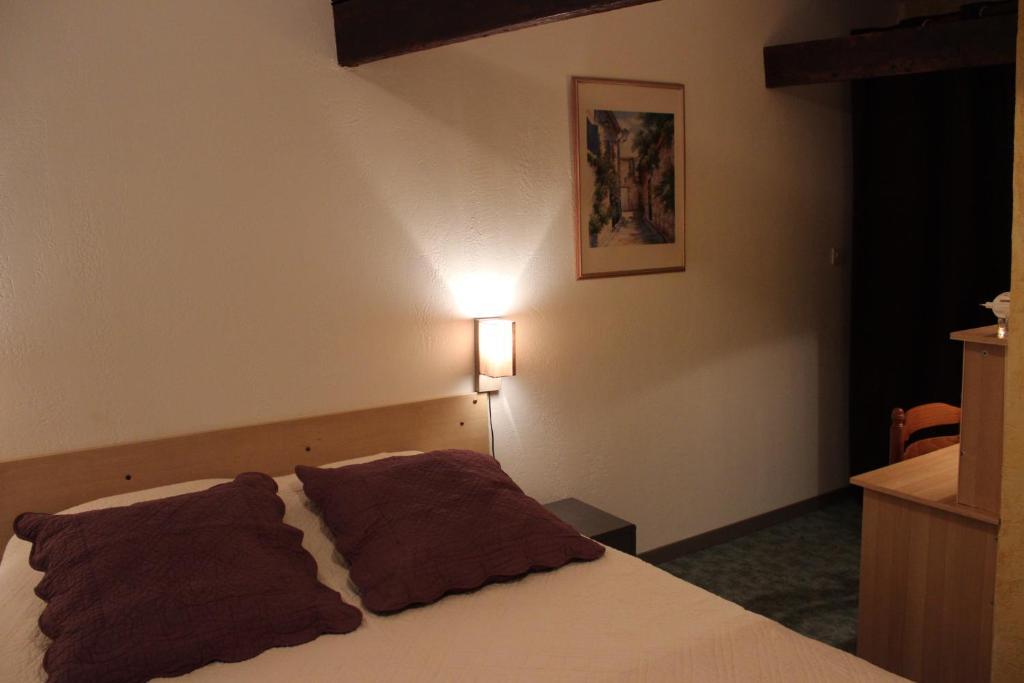Auberge Du Bord Des Eaux - Demi-Pension Assuree Sur Reservation Saint-Amand-les-Eaux Bilik gambar